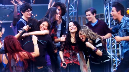 IReunite With Victorious