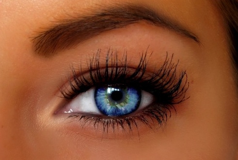 Hipnotizantes Olhos Azuis