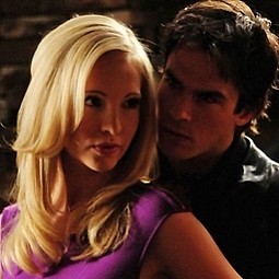 Sentimentos: Damon e Caroline